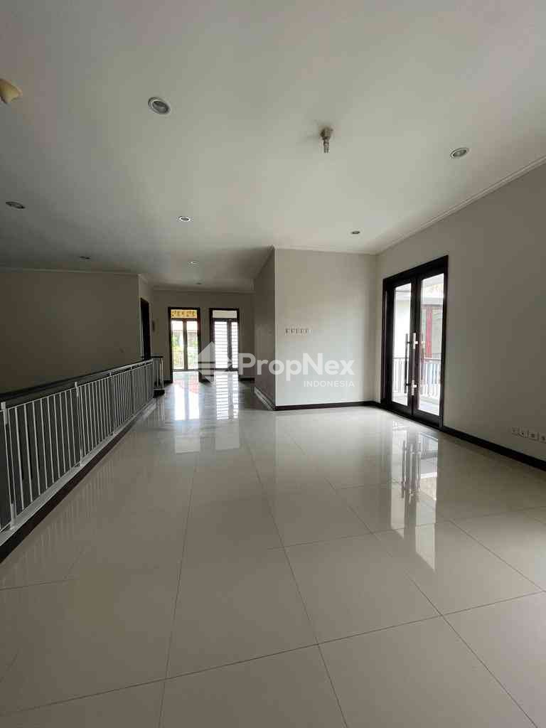 Disewakan Rumah Graha Famili Blok Favorit — foto 5